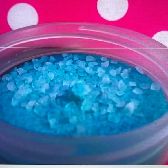 COPY - 1 remaining 💥Victoria Secret Surf Scrub Ocean Sea Salt for Face/body - Picture 4 of 4